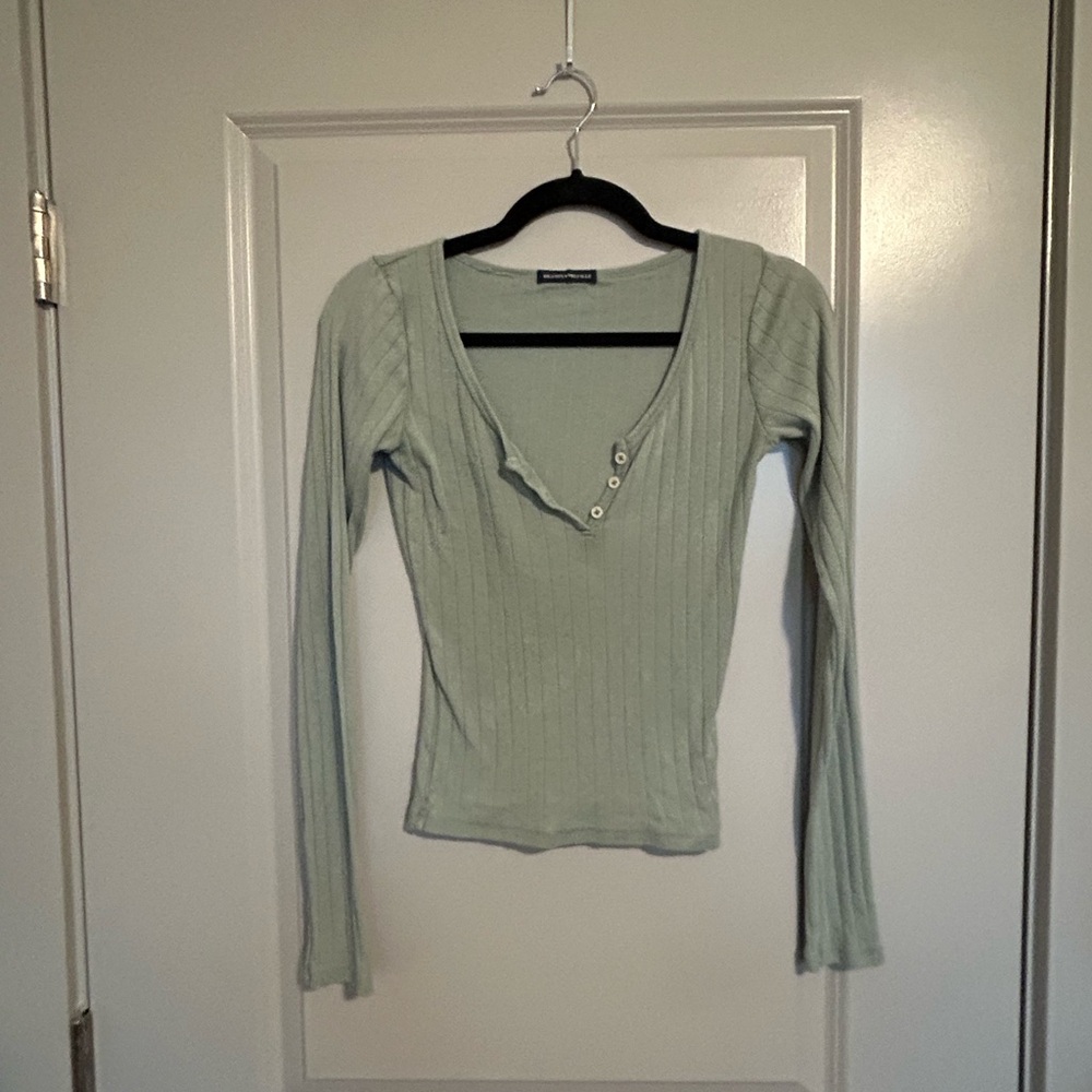 Brandy Melville long sleeve Top in Green